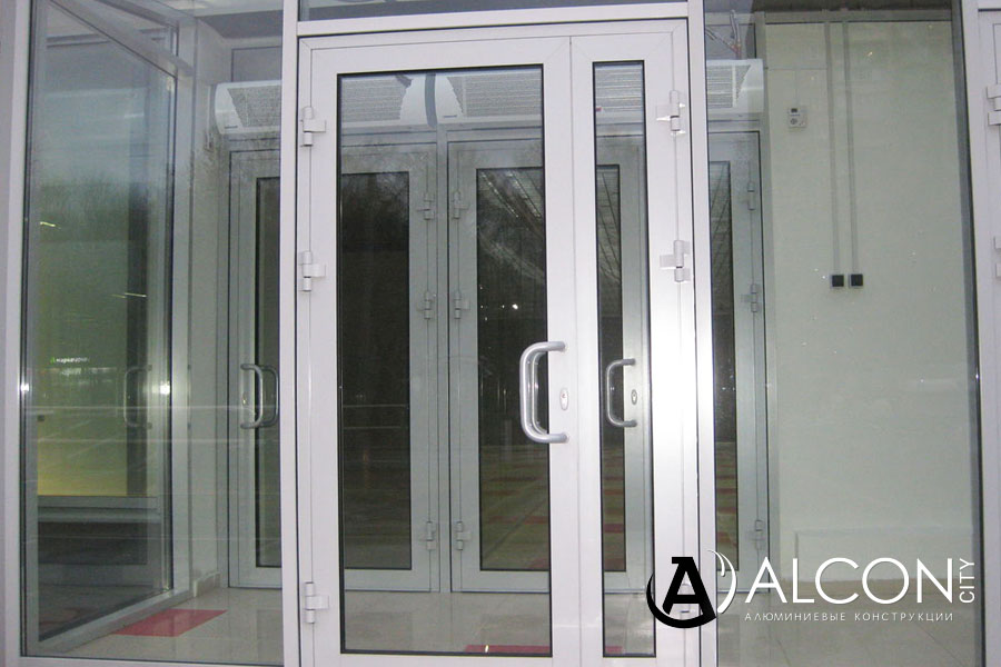 Двери алюминиевые со стеклом в Пензе
